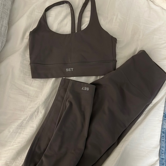SET Active Pants - SET ACTIVE Luxiform leggings and sports bra set